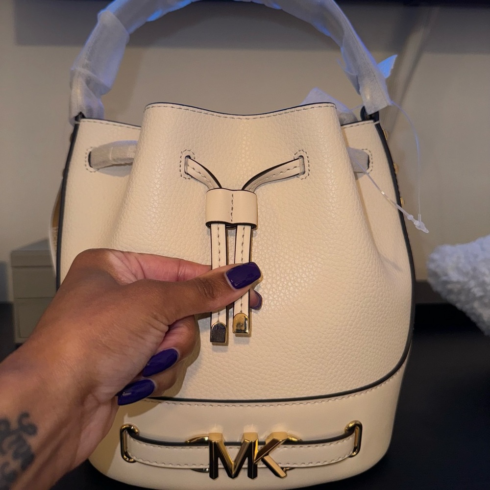 Michael Kors Reed Pebbled Leather Bucket Bag